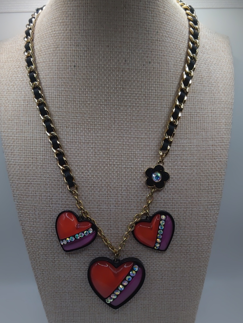 Betsey Johnson Vintage Lucite Bubble Heart Necklace - Picture 6 of 6